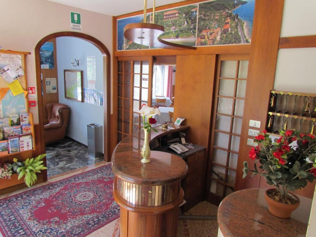 Hotel San Faustino Torri Del Benaco Dış mekan fotoğraf
