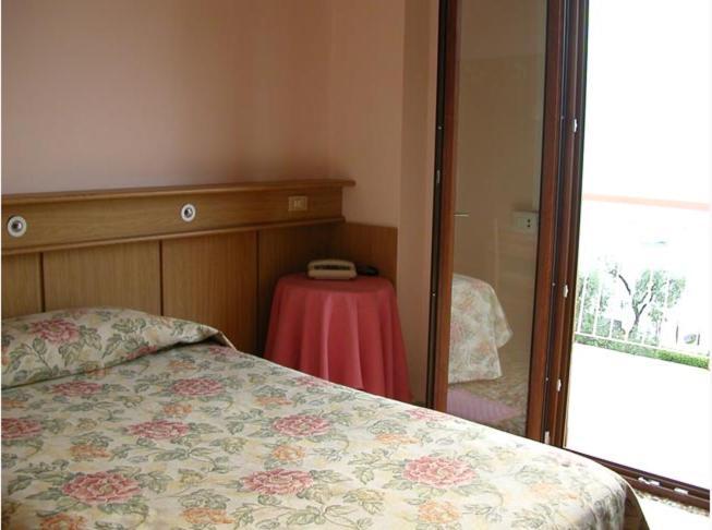 Hotel San Faustino Torri Del Benaco Dış mekan fotoğraf