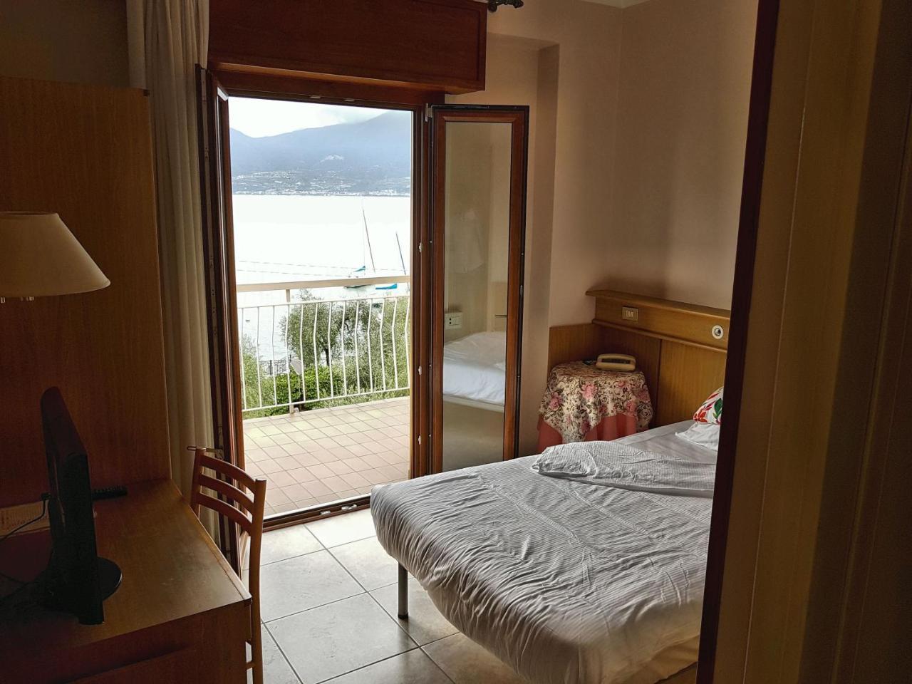 Hotel San Faustino Torri Del Benaco Dış mekan fotoğraf