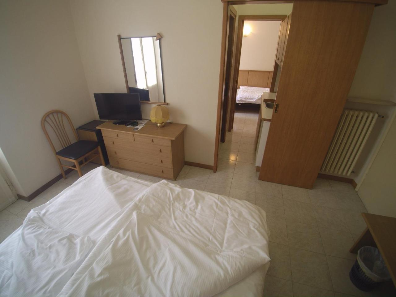 Hotel San Faustino Torri Del Benaco Oda fotoğraf